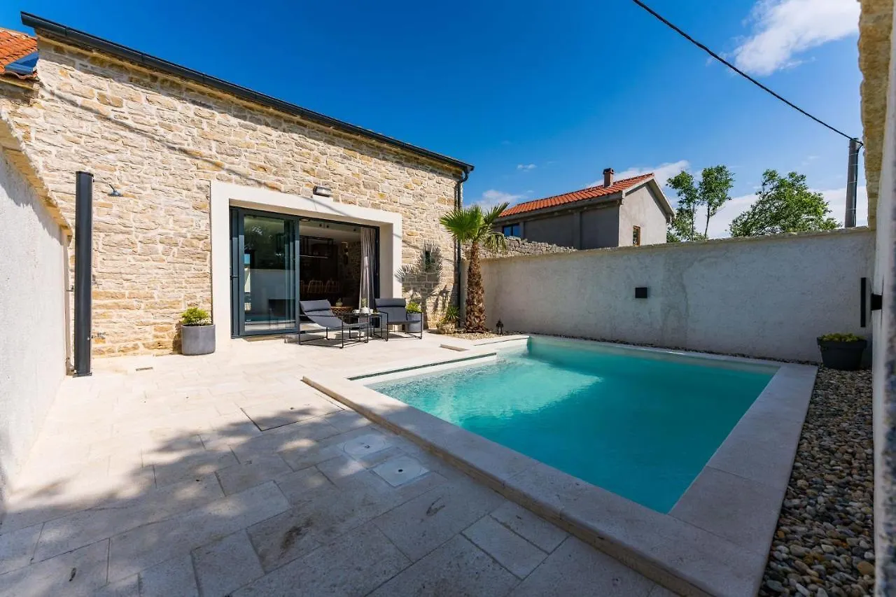 Pridraga Stone House With Pool Poeta 빌라
